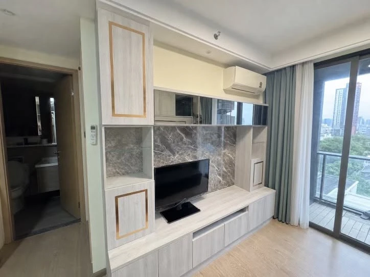 ขาย ให้เช่า Regal Condo Sathorn - Narathiwas ห้องแบ่งพื้นที่เป็นสัดส่วน ชั้นสูง วิวโล่ง รับแสงธรรมชาติ จองเลย
