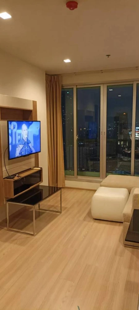 ขาย ให้เช่า Rhythm Sathorn ชั้น 30 วิวแม่น้ำ แต่งครบ น่าอยู่ จองเลย ห้ามพลาด