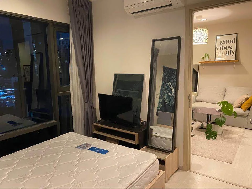 ขาย ให้เช่า Rhythm sukhumvit 36-38 ห้องอยู่สบาย ไม่อึดอัด เฟอร์ครบเซต รีบจองเลย