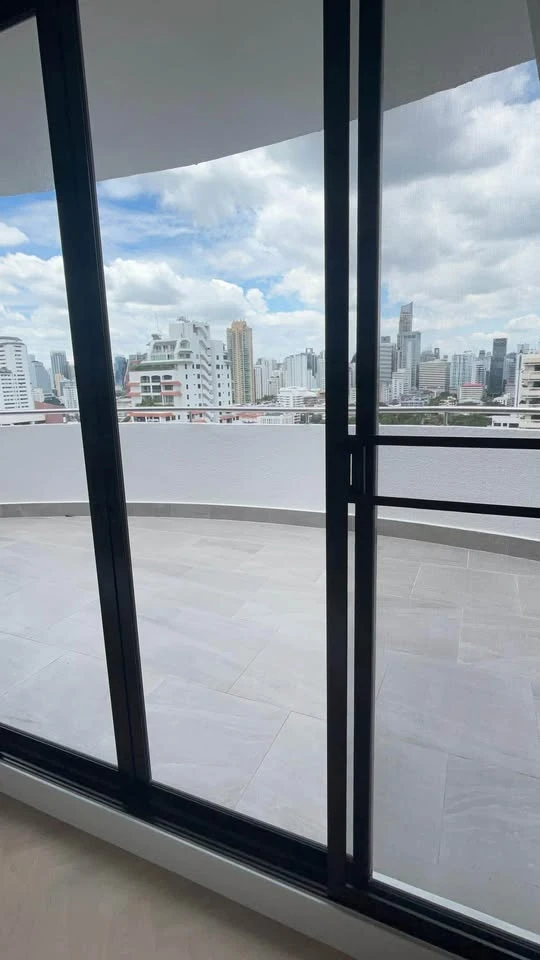 ขาย ให้เช่า Supalai Place Sukhumvit 39 ห้องกว้างพื้นที่ใช้สอยเยอะ มาพร้อมเฟอร์ครบครัน หิ้วกระเป๋าเข้าอยู่ได้เลยจ้า