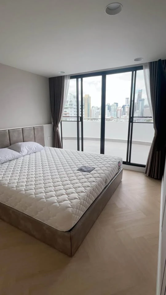 ขาย ให้เช่า Supalai Place Sukhumvit 39 ห้องกว้างพื้นที่ใช้สอยเยอะ มาพร้อมเฟอร์ครบครัน หิ้วกระเป๋าเข้าอยู่ได้เลยจ้า