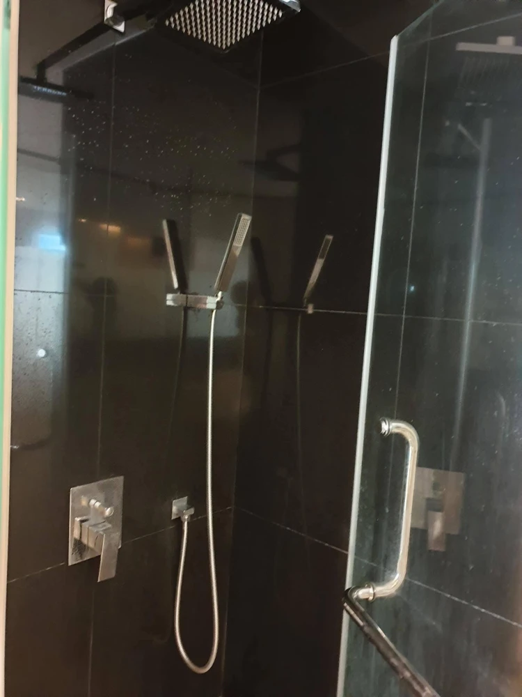 ขาย ให้เช่า The Address Sathorn ห้องชั้น 9 พื้นที่ใช้สอยเยอะ ในทำเลดี เดินทางสะดวก ห้ามพลาด