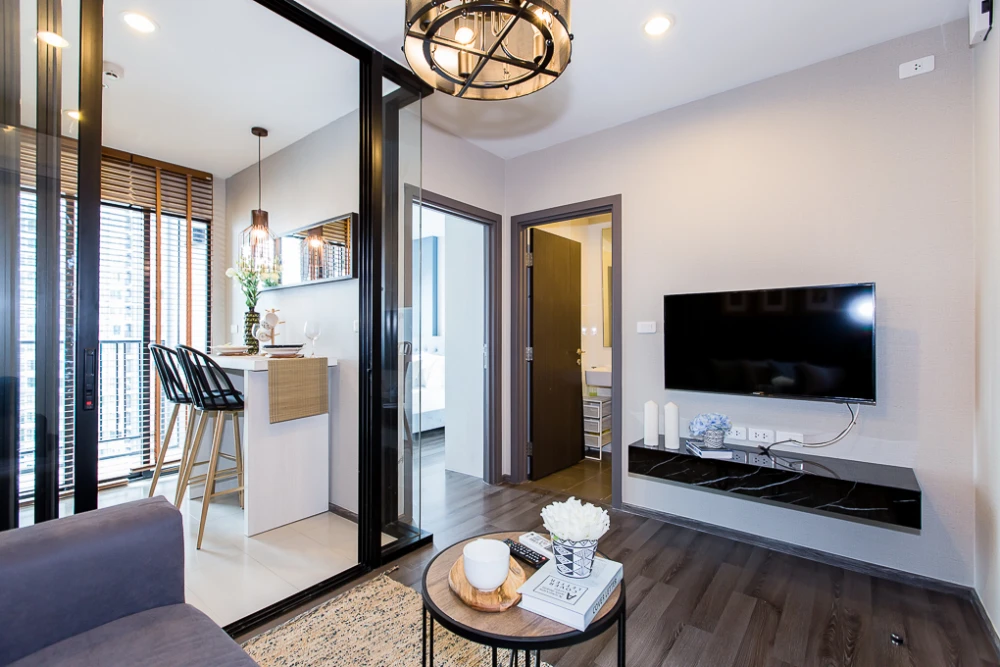 ขาย ให้เช่า The Base Park East ชั้น 12A วิวสระ ตกแต่งสวย ครบ พร้อมเครื่องใช้ไฟฟ้า ห้ามพลาด