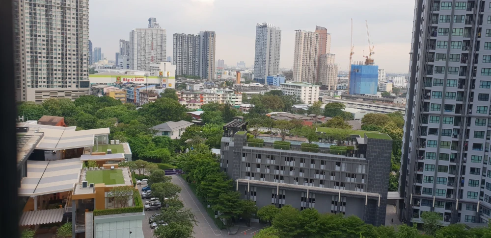 ขาย ให้เช่า The Base Park East ชั้น 12A วิวสระ ตกแต่งสวย ครบ พร้อมเครื่องใช้ไฟฟ้า ห้ามพลาด