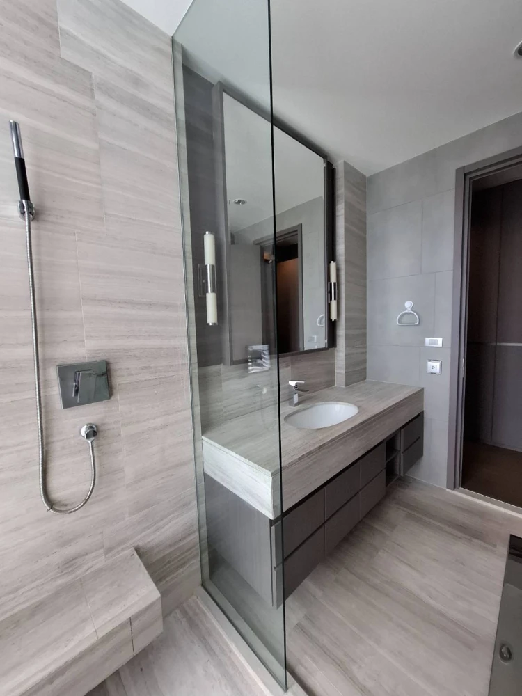 ขาย ให้เช่า The Diplomat Sathorn ห้องกว้างขวาง มาพร้อมพื้นที่ใช้สอยจุใจ ครบจบที่เดียว มาจองเลย