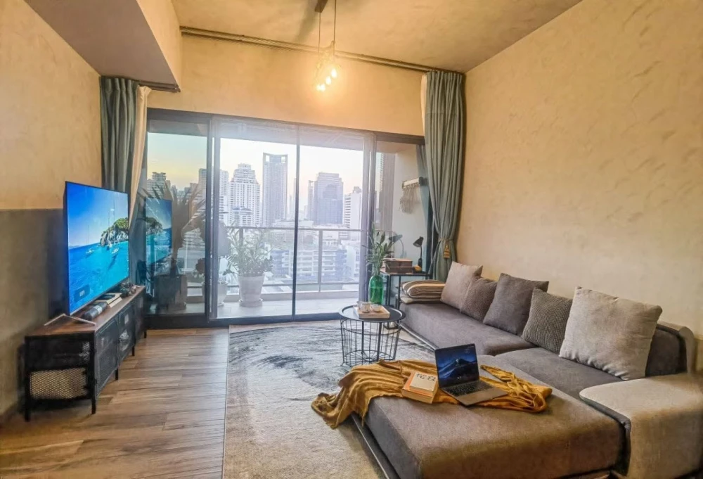 ขาย ให้เช่า The Lofts Asoke ห้องแต่งสวยครบครัน บิวท์อินเฟอร์นิเจอร์อย่างดี มัวแต่มองไม่จองไหวหรอ