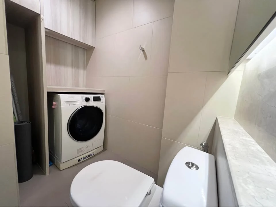 ขาย ให้เช่า The lumpini 24 อยู่ชั้น 20 สูงมากเวอร์ ตกแต่งด้วยเฟอร์บิวท์อิน พร้อม walk-in closet อย่างดี จองเลย