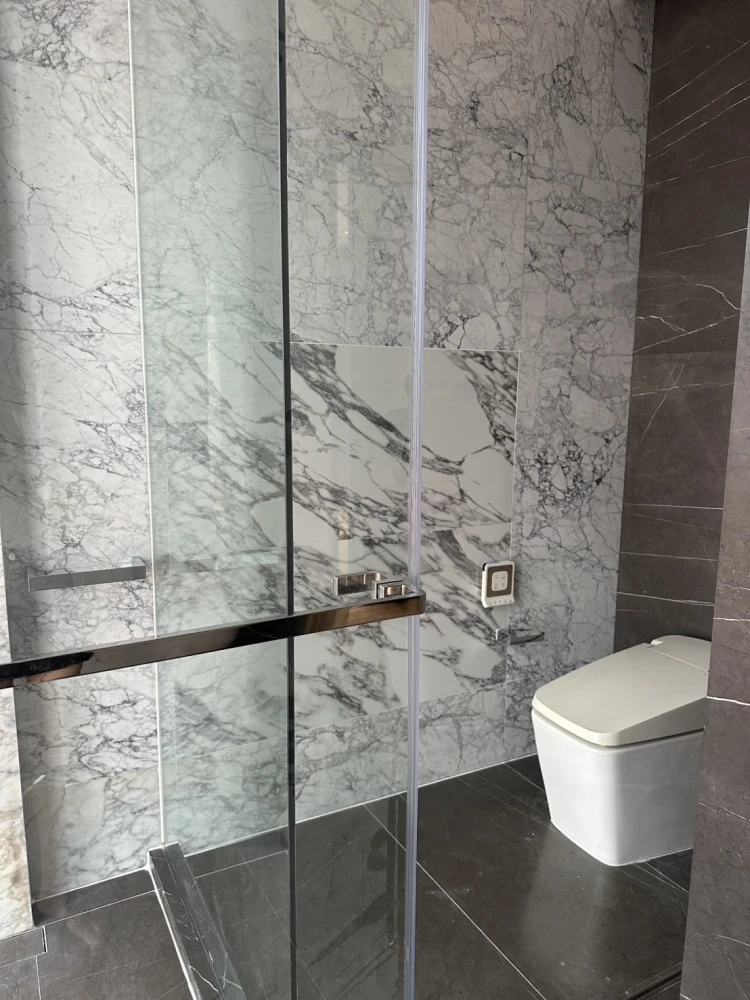 ขาย ให้เช่า The Monument Thonglo 2 ห้องนอน พื้นที่ใช้สอยเยอะ มาพร้อมเฟอร์นิเจอร์และสิ่งอำนวยความสะดวกครบครัน จองเลย