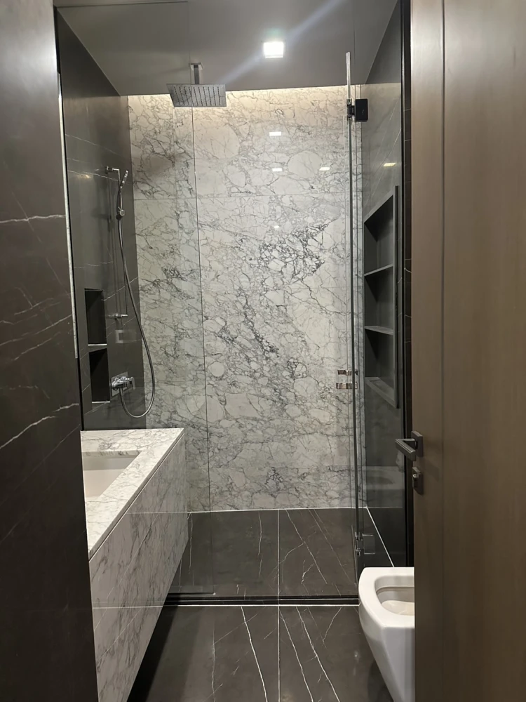 ขาย ให้เช่า The Monument Thonglo 2 ห้องนอน พื้นที่ใช้สอยเยอะ มาพร้อมเฟอร์นิเจอร์และสิ่งอำนวยความสะดวกครบครัน จองเลย