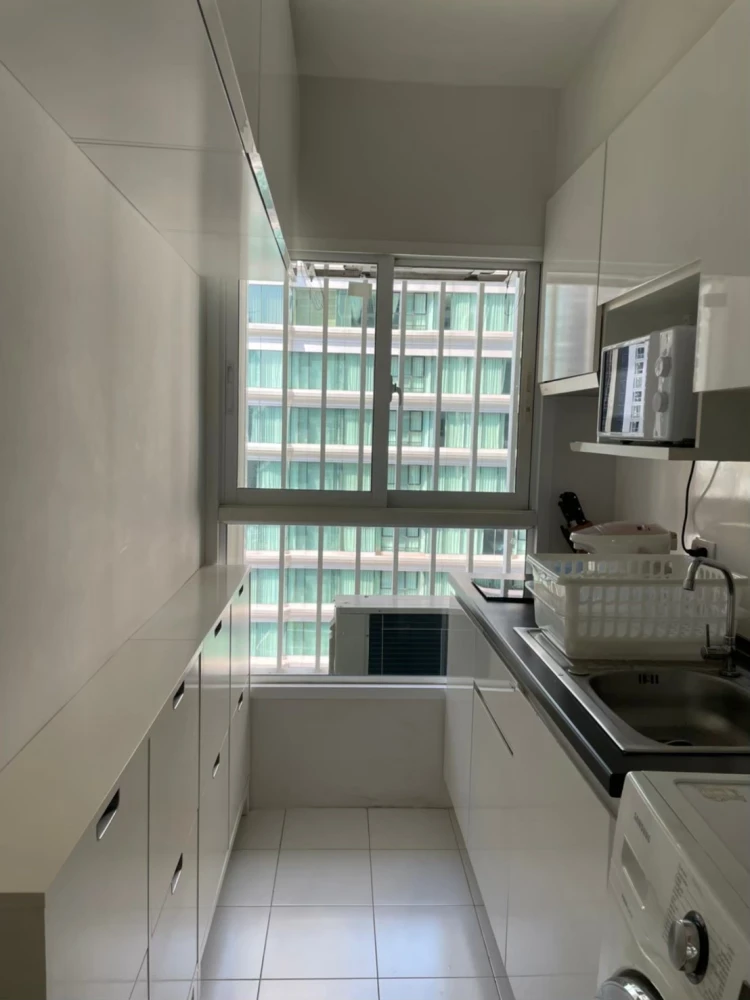 ขาย ให้เช่า The Parkland Grand Asoke-Phetchaburi ห้องกว้างพื้นที่ใช้สอยเยอะ มองเห็นวิวสระว่ายน้ำ จองเลย