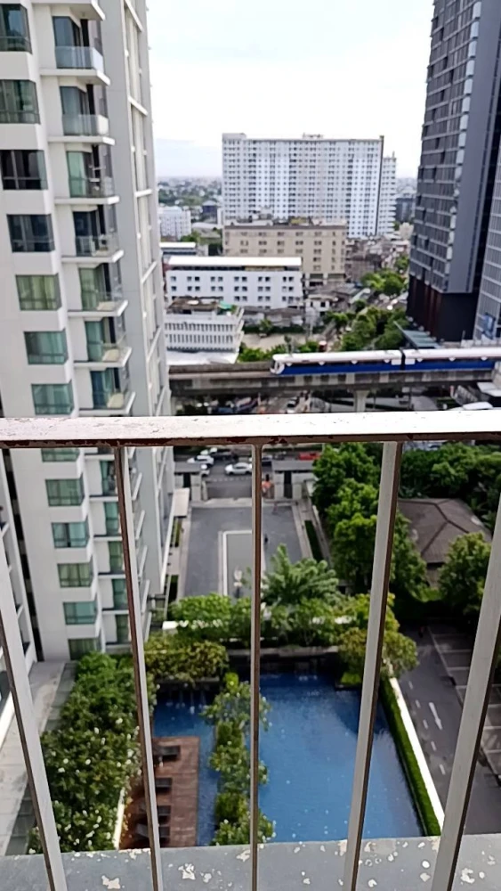 ขาย ให้เช่า The Room Sukhumvit 62 ห้องกว้างอยู่สบาย วิวสระว่ายน้ำ หิ้วกระเป๋าพร้อมเข้าอยู่ได้เลย