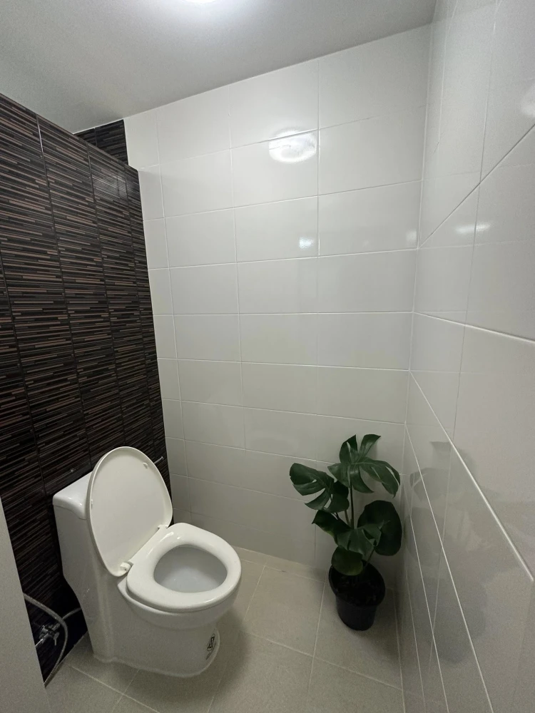 ขาย ให้เช่า The Trust Condo Nakornpathom ห้องน่าอยู่ ทำเลดี ตกแต่งคุมโทน เฟอร์นิเจอร์ครบครัน จองด่วน