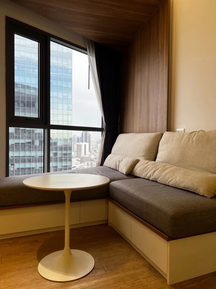 ขาย ให้เช่า Triple Y Residence 1 ห้องนอน 1 ห้องน้ำ มาพร้อมเฟอร์และสิ่งอำนวยความสะดวกครบครัน ดีแบบนี้จะรออะไร