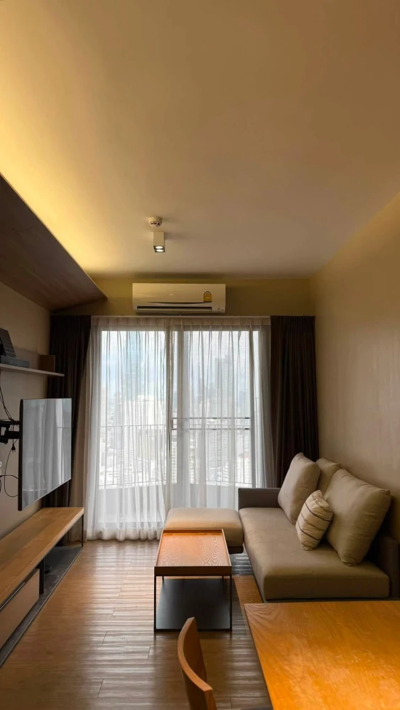 ขาย ให้เช่า Triple Y Residence 2 ห้องนอน พื้นที่ใช้สอยเยอะ ตกแต่งครบครัน ดีแบบนี้จะรออะไร