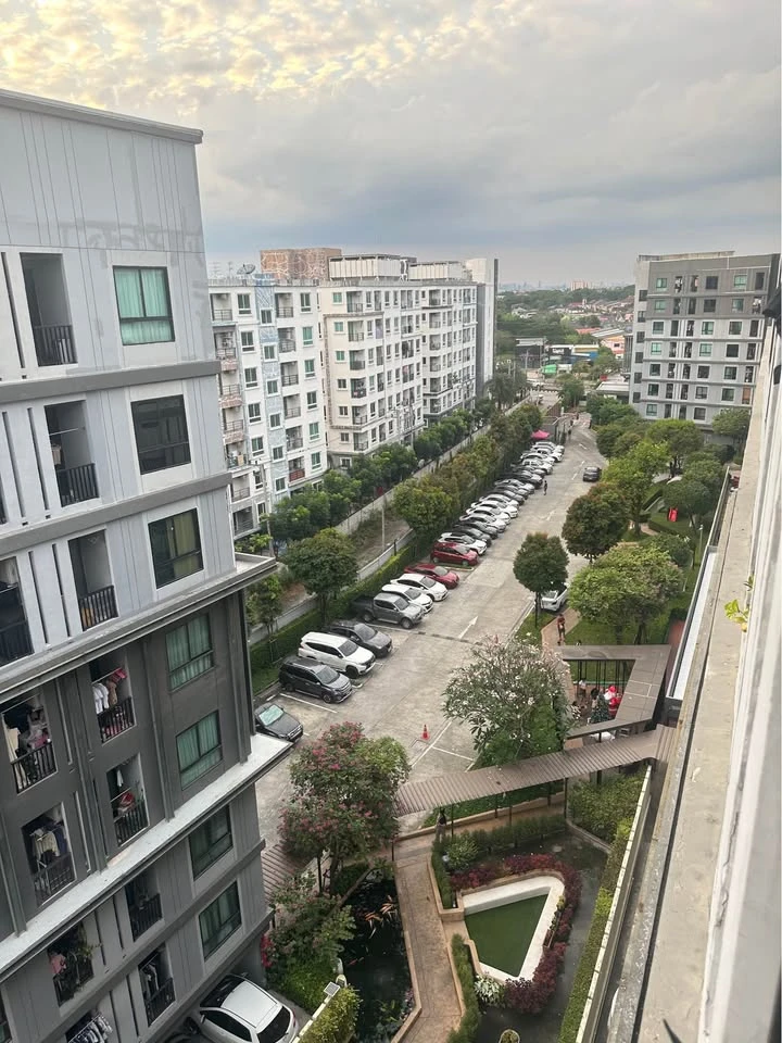 ขาย ให้เช่า UNIO Ramkhamhaeng - Serithai ห้องชั้น 8 ครัวบิวท์อินอย่างดี วิวสระว่ายน้ำ จองด่วน