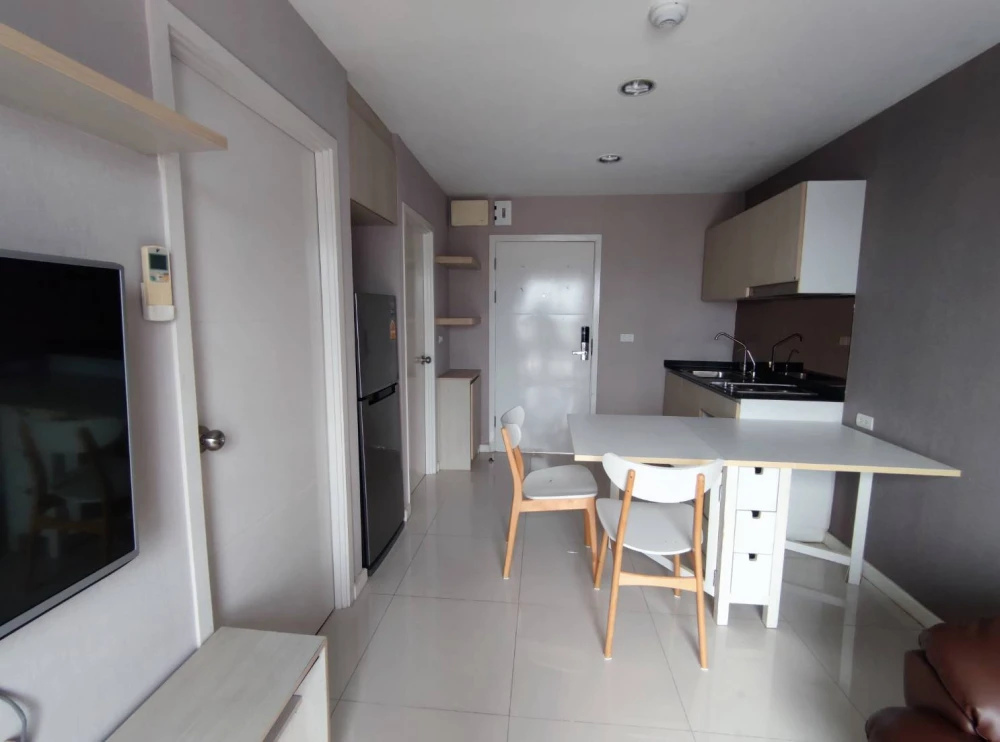 ขาย ให้เช่า VIO แคราย ห้องกว้างขวาง อยู่สบาย ไม่ไม่อึดอัด ชั้นบนสุดของคอนโด Low Rise วิวดี ไม่มีเสียงรบกวนจากห้องข้างบน รีบจองเลย