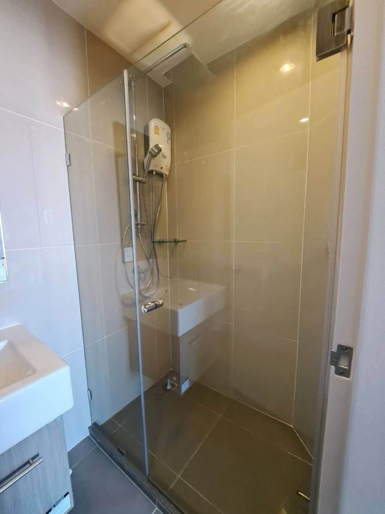 ขาย ไอดีโอ โมบิ บางซื่อ แกรนด์ อินเตอร์เชนจ์ ประตูกระจกระหว่างห้องนอน และ ห้องนั่งเล่น เลื่อนได้ ต้องจัดแล้ว