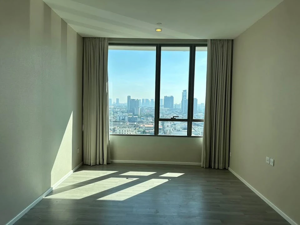 ขาย 333 Riverside ห่างห้องขยะและลิพต์ ไม่มีเสียงรบกวน ฝั่งห้องนอนติดบันไดหนีไฟ เสียงเงียบกริบ จองเลย