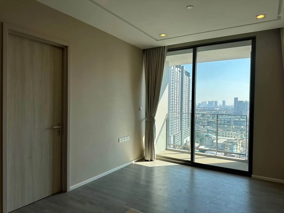 ขาย 333 Riverside ห่างห้องขยะและลิพต์ ไม่มีเสียงรบกวน ฝั่งห้องนอนติดบันไดหนีไฟ เสียงเงียบกริบ จองเลย