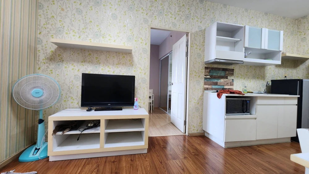 ขาย A space Asoke-Ratchada ห้องกว้างขวางน่าอยู่ เฟอร์ + เครื่องใช้ไฟฟ้าครบชุด หิ้วกระเป๋ามาได้เลย!!!