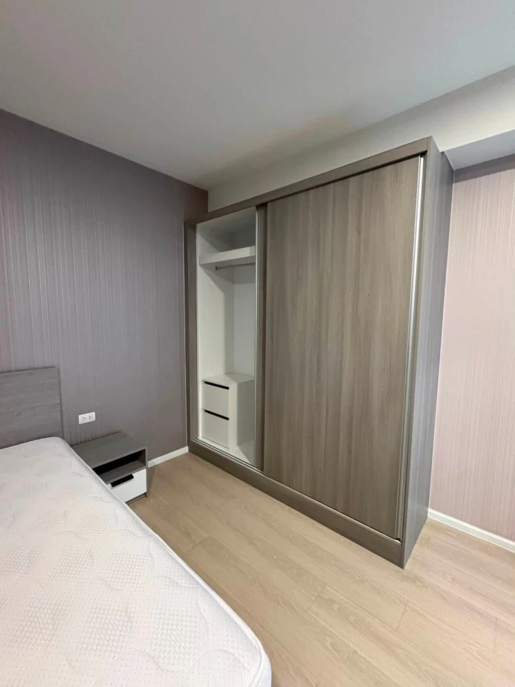 ขาย A Space Mega ห้องมุม 2 ห้องนอน  ห้องโปร่ง อยู่สบาย เป็นส่วนตัว พร้อมเฟอร์นิเจอร์และเครื่องใช้ไฟฟ้าครบ เข้าอยู่ได้เลย