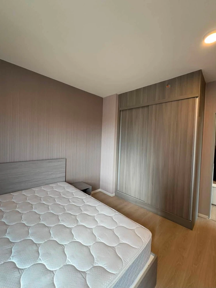 ขาย A Space Mega ห้องมุม 2 ห้องนอน  ห้องโปร่ง อยู่สบาย เป็นส่วนตัว พร้อมเฟอร์นิเจอร์และเครื่องใช้ไฟฟ้าครบ เข้าอยู่ได้เลย