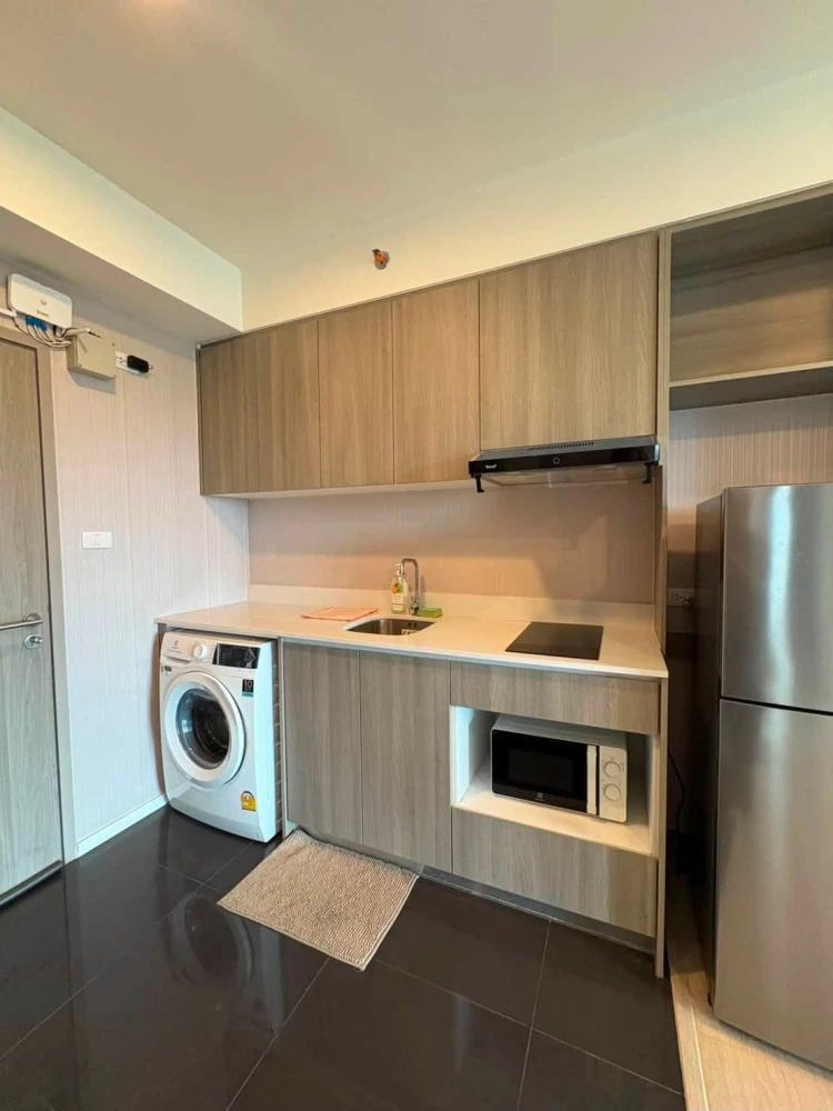 ขาย A Space Mega ห้องมุม 2 ห้องนอน  ห้องโปร่ง อยู่สบาย เป็นส่วนตัว พร้อมเฟอร์นิเจอร์และเครื่องใช้ไฟฟ้าครบ เข้าอยู่ได้เลย