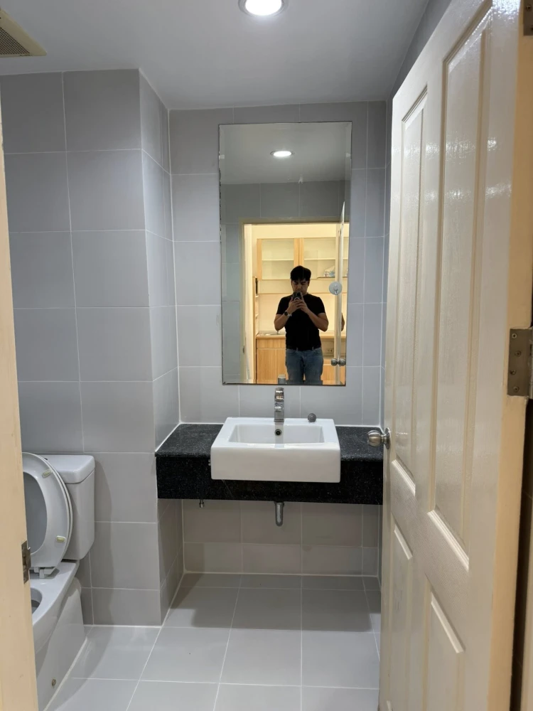 ขาย A Space Play รัชดา–สุทธิสาร ได้วิวสระว่ายน้ำ พร้อมเฟอร์นิเจอร์ครบ พร้อมอยู่