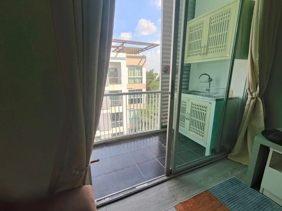 ขาย A Space Sukhumvit 77 ห้องกว้างขวางอยู่ สบาย เฟอร์พร้อม จองเลย