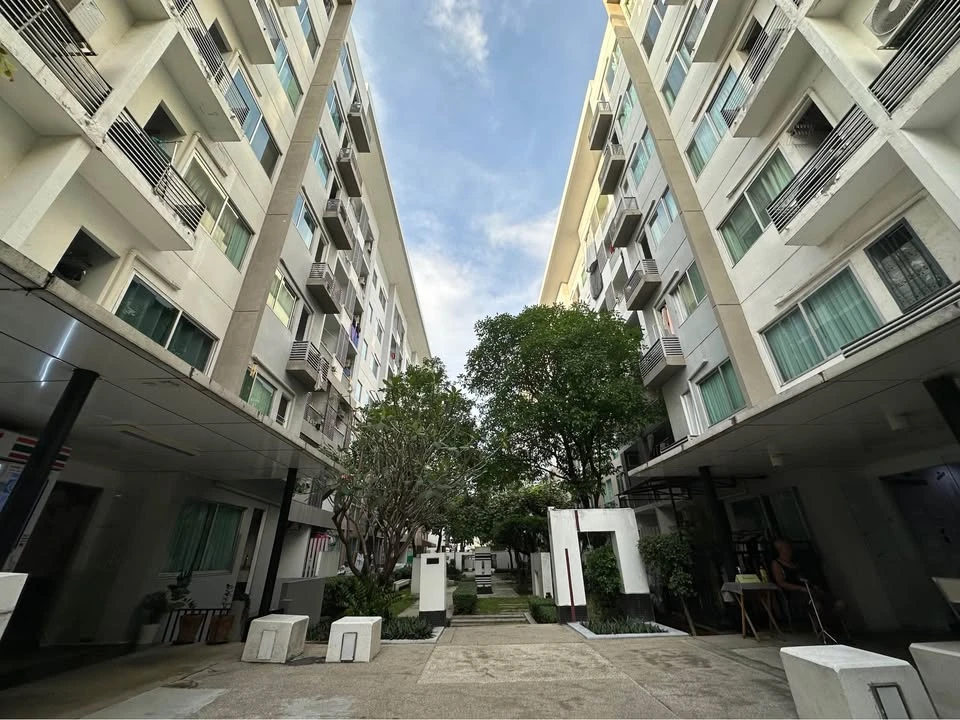 ขาย A Space Sukhumvit 77 ห้องกว้างขวางอยู่ สบาย เฟอร์พร้อม จองเลย