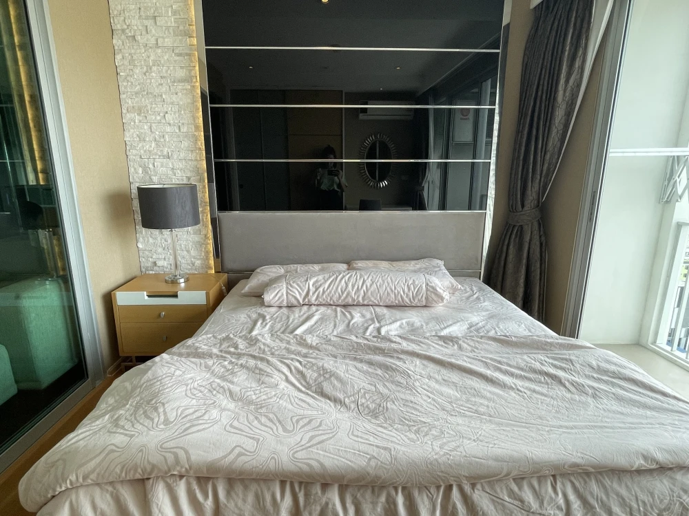 ขาย Abstracts Phahonyothin Park ห้องชั้นสูง เฟอร์พร้อม กว้างขวางอยู่ สบาย จองเลย