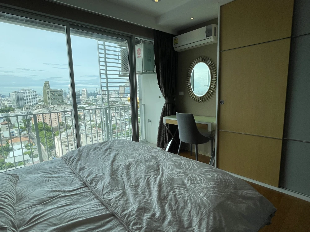 ขาย Abstracts Phahonyothin Park ห้องชั้นสูง เฟอร์พร้อม กว้างขวางอยู่ สบาย จองเลย