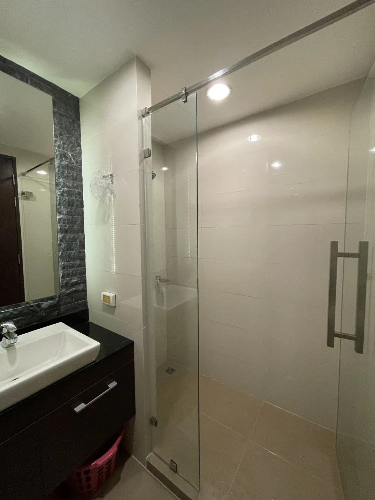 ขาย Abstracts Phahonyothin Park ห้องชั้นสูง เฟอร์พร้อม กว้างขวางอยู่ สบาย จองเลย