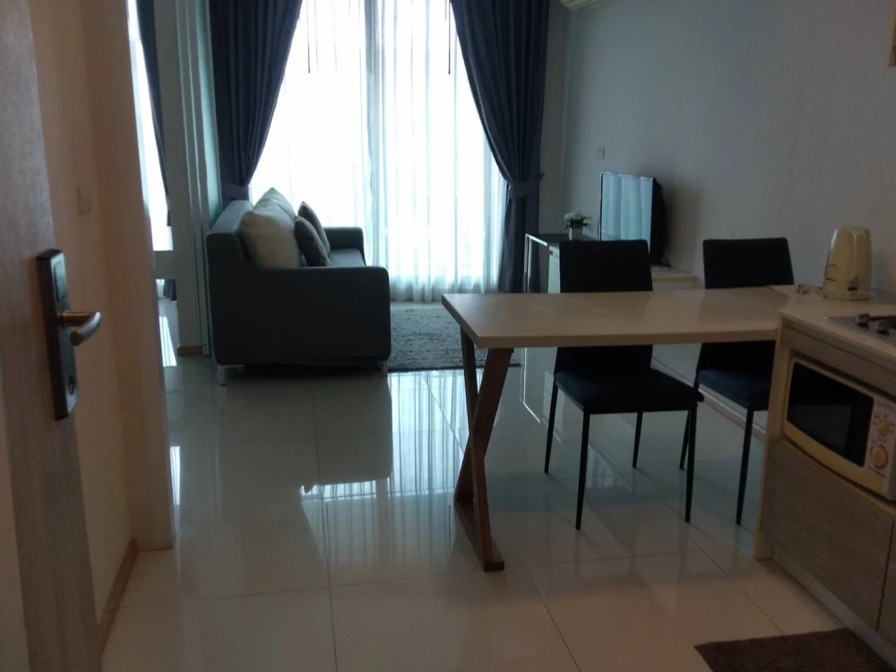 Selling Acqua Condominium, 1 bedroom, 1 bathroom, 6th floor. Fully furnished. Don't miss this great deal!