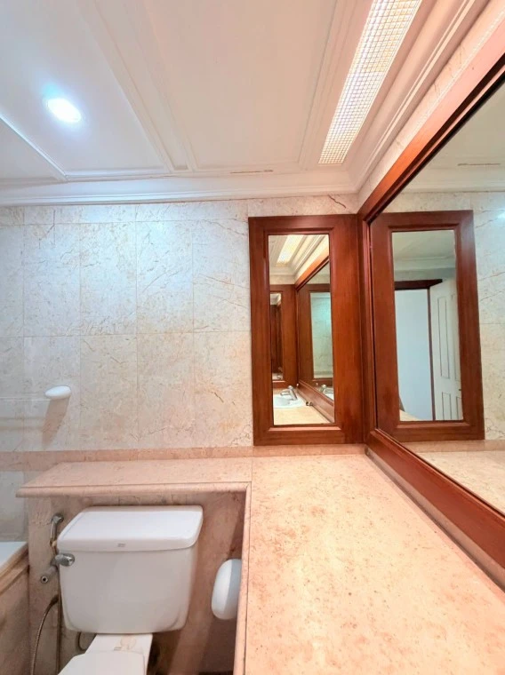 ขาย All Seasons Mansion Condo ห้องใหญ่ ใจกลางถนนวิทยุ ระเบียงกว้างพิเศษ อยู่ชั้นสูงมากๆ
