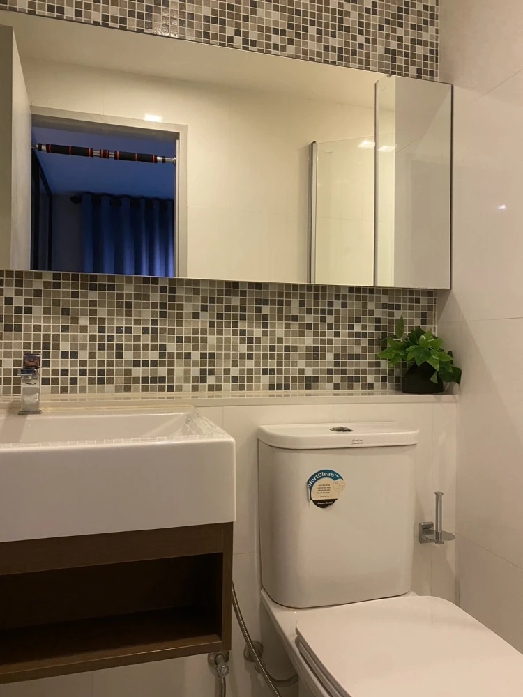 ขาย Aspen Condo laslle ห้องพร้อมอยู่ เฟอร์ครบ จองเลย