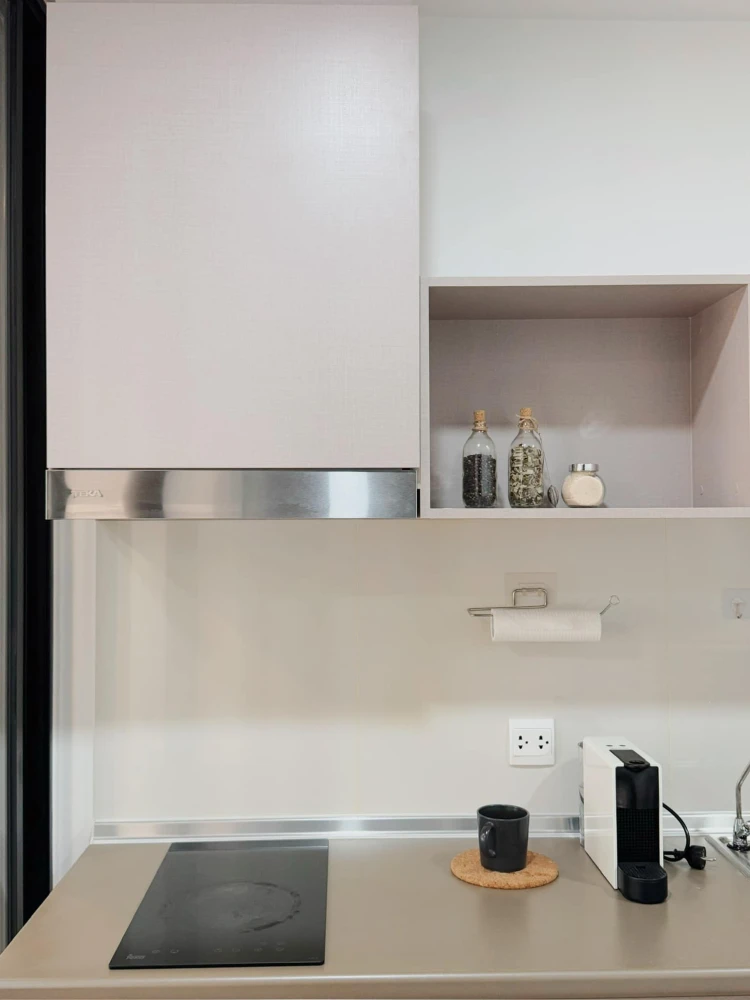 ขาย Aspire Sukhumvit-Onnut แบบ One Bed Plus ตกแต่งโทนสว่าง พร้อมเฟอร์นิเจอร์และเครื่องใช้ไฟฟ้า จองเลย