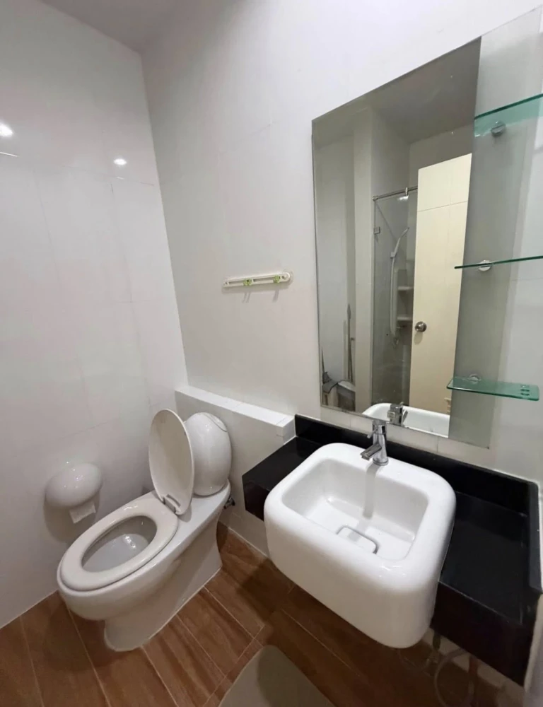 ขาย Astro Condominium  ติดรถไฟฟ้าสีชมพู เดินทางสะดวกมากๆ  อุปกรณ์ครบตามภาพ สนใจจองเลย