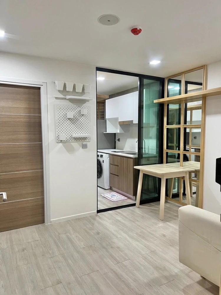 ขาย Atmoz ลาดพร้าว 71 ห้องกว้างขวาง อยู่แล้วไม่อึดอัด ตกแต่งบิวท์อินแบบมินิมอลน่าอยู่ สนใจจองเลย