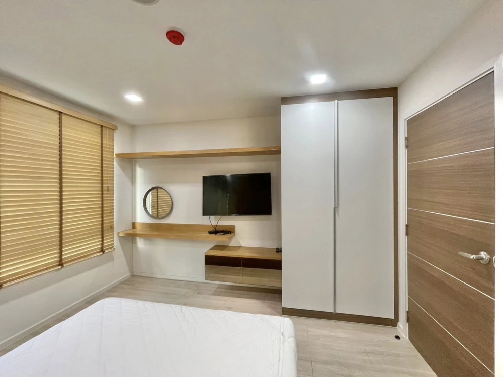 ขาย Atmoz ลาดพร้าว 71 ห้องกว้างขวาง อยู่แล้วไม่อึดอัด ตกแต่งบิวท์อินแบบมินิมอลน่าอยู่ สนใจจองเลย