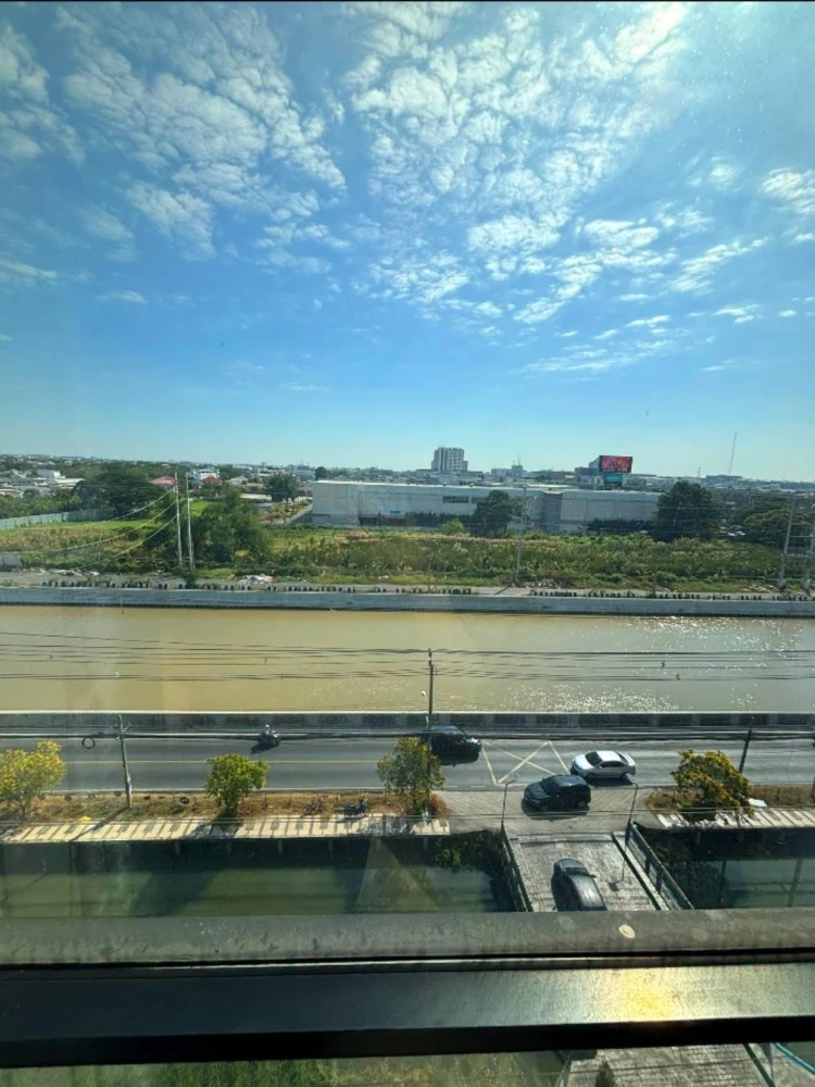 ขาย Atmoz Chaengwattana ห้องน่าอยู่ ห้องมุม เฟอร์พร้อม กว้างขวางอยู่สบาย หิ้วกระเป๋ามาได้เลย