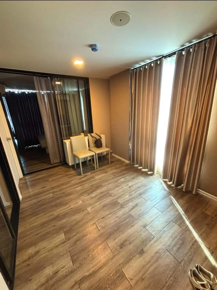 ขาย Atmoz Chaengwattana ห้องน่าอยู่ ห้องมุม เฟอร์พร้อม กว้างขวางอยู่สบาย หิ้วกระเป๋ามาได้เลย