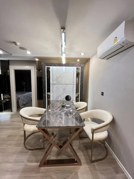 ขาย Atmoz Ladprao 71 ห้องกว้างพื้นที่ใช้สอยเยอะ บิ้วอินผนังและเฟอร์นิเจอร์อย่างดี รีบจองเลยตอนนี้