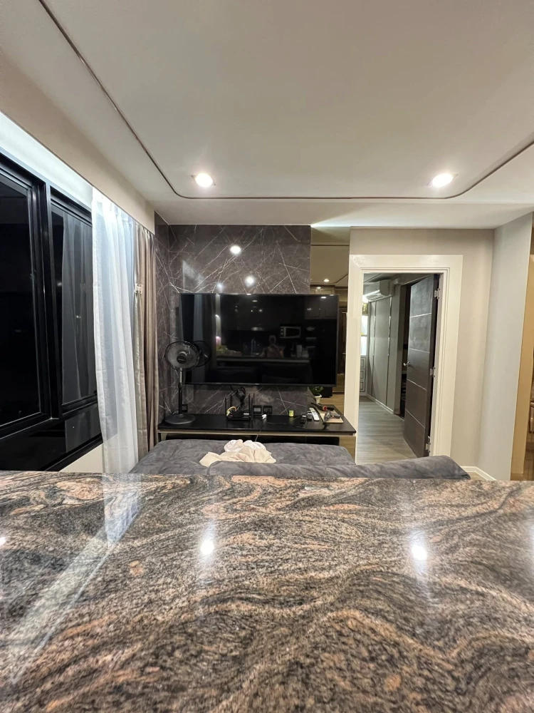 ขาย Atmoz Ladprao 71 ห้องกว้างพื้นที่ใช้สอยเยอะ บิ้วอินผนังและเฟอร์นิเจอร์อย่างดี รีบจองเลยตอนนี้