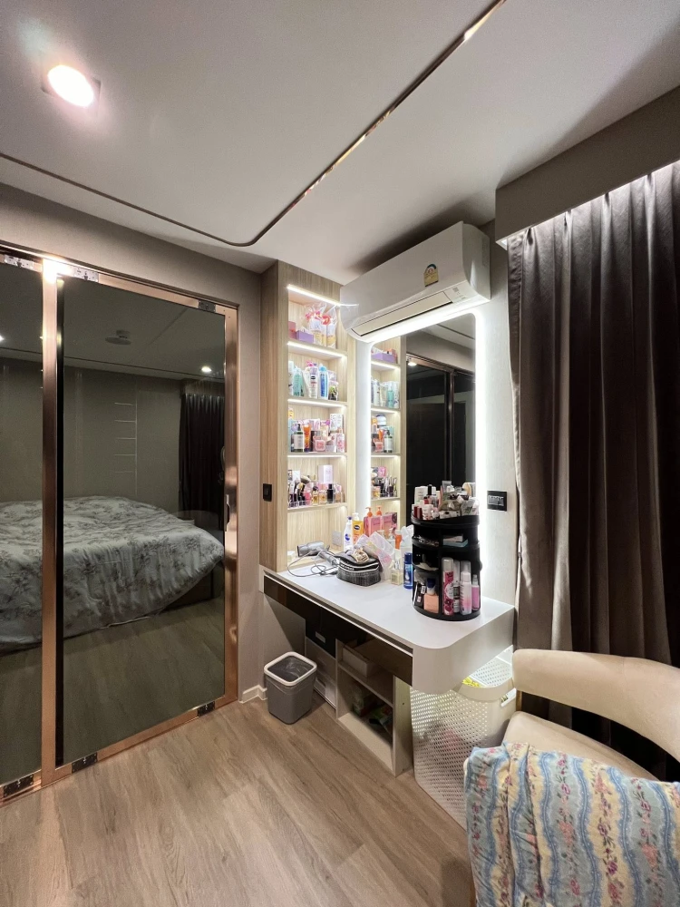 ขาย Atmoz Ladprao 71 ห้องกว้างพื้นที่ใช้สอยเยอะ บิ้วอินผนังและเฟอร์นิเจอร์อย่างดี รีบจองเลยตอนนี้