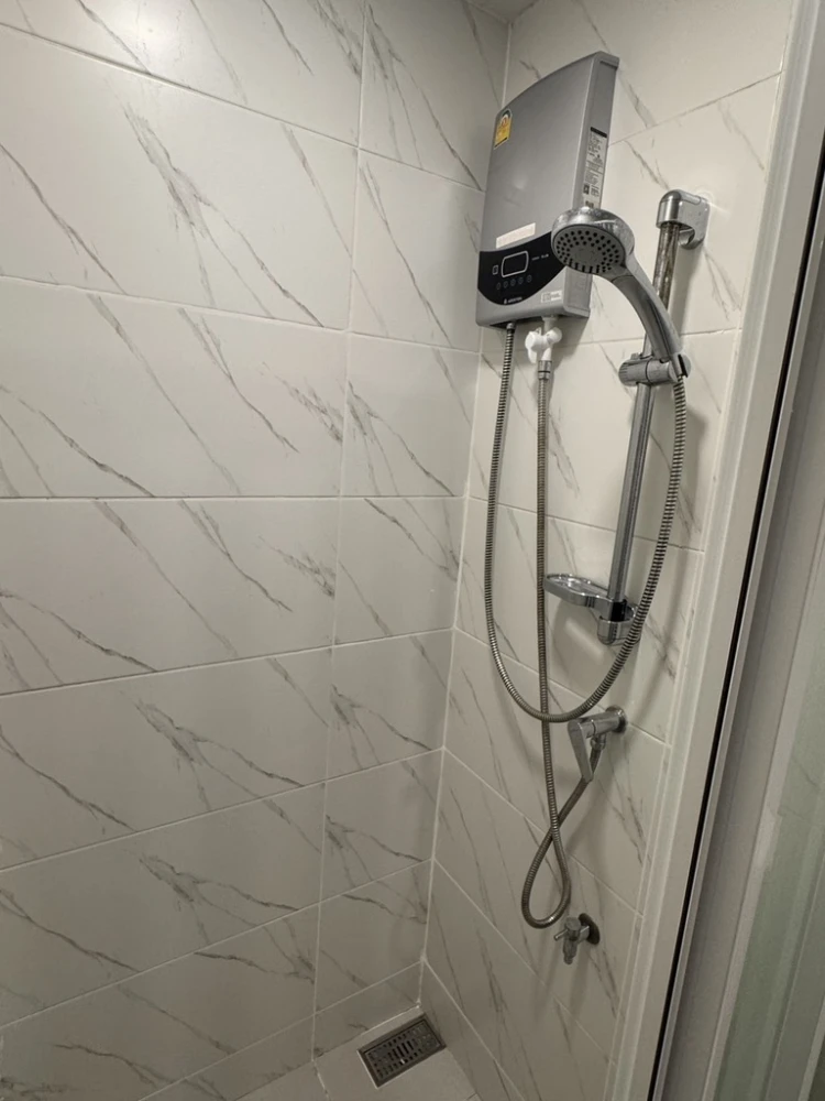 ขาย Atmoz Ratchada-Huaikwang ห้องชั้น 6 สิ่งอำนวยความสะดวกครบครัน วิวสระว่ายน้ำ จองเลย