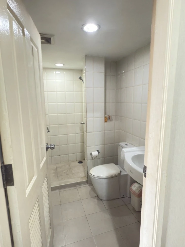 ขาย Baan Navatara ห้องพร้อมเข้าอยู่ เฟอร์ครบ มาแต่ตัวเข้าอยู่ได้เลย รีบจองเลยก่อนพลาด!!!