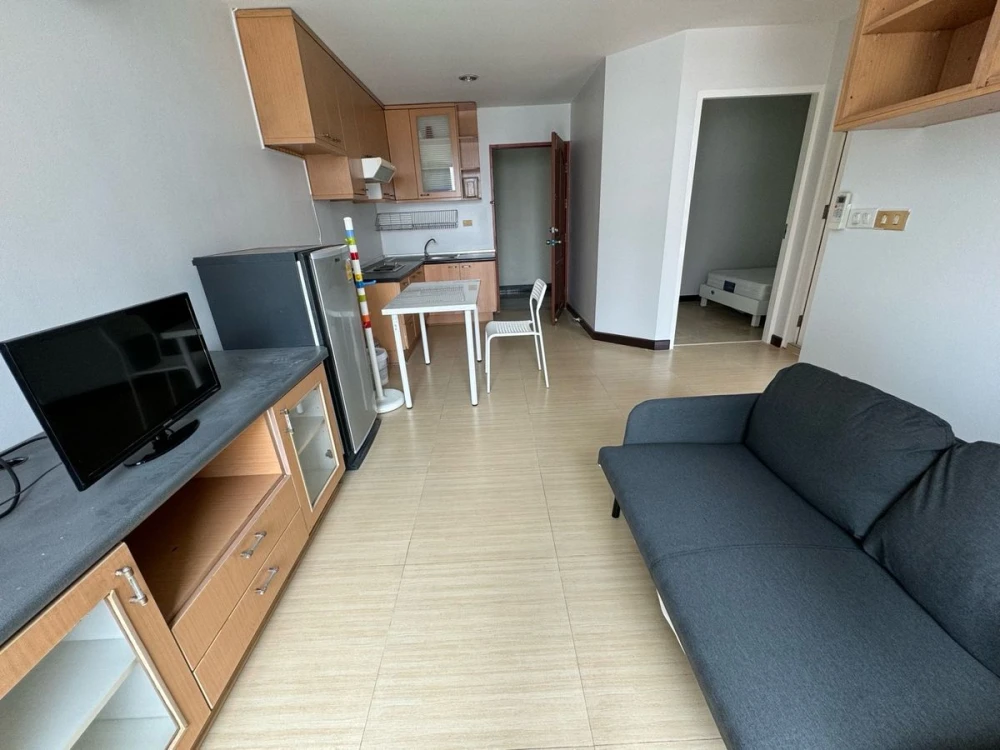 ขาย Baan Pathumwan 2 ห้องนอน มาพร้อมการตกแต่งที่ครบครัน สนใจจองเลย