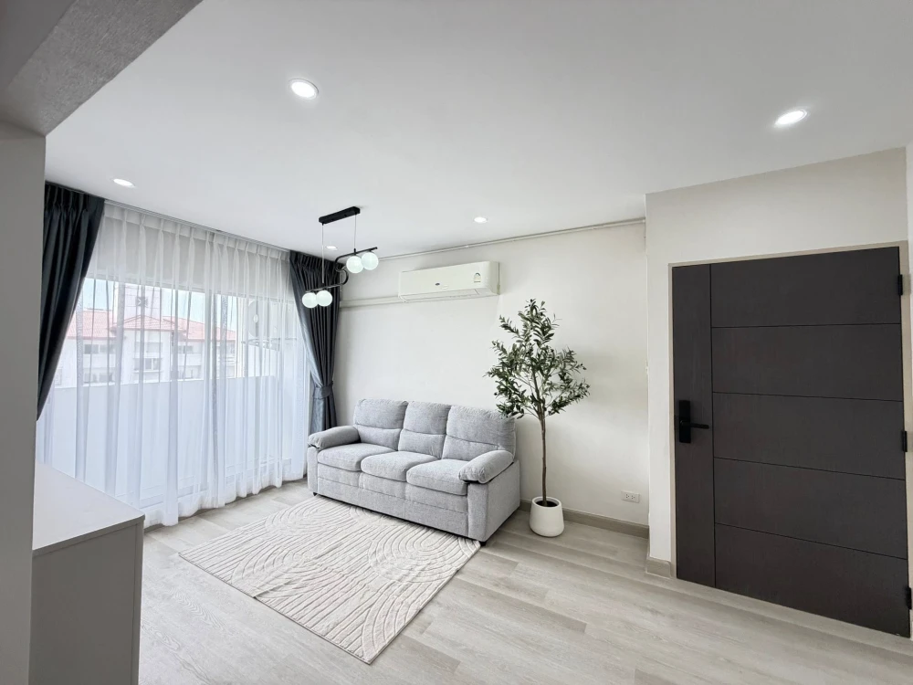 ขาย Baan Suan Thon PhutthaBucha 47 ห้องน่าอยู่ เฟอร์พร้อม สิ่งอำนวยความสะดวกครบครัน หิ้วกระเป๋าใบเดียวเข้าอยู่ได้เลย