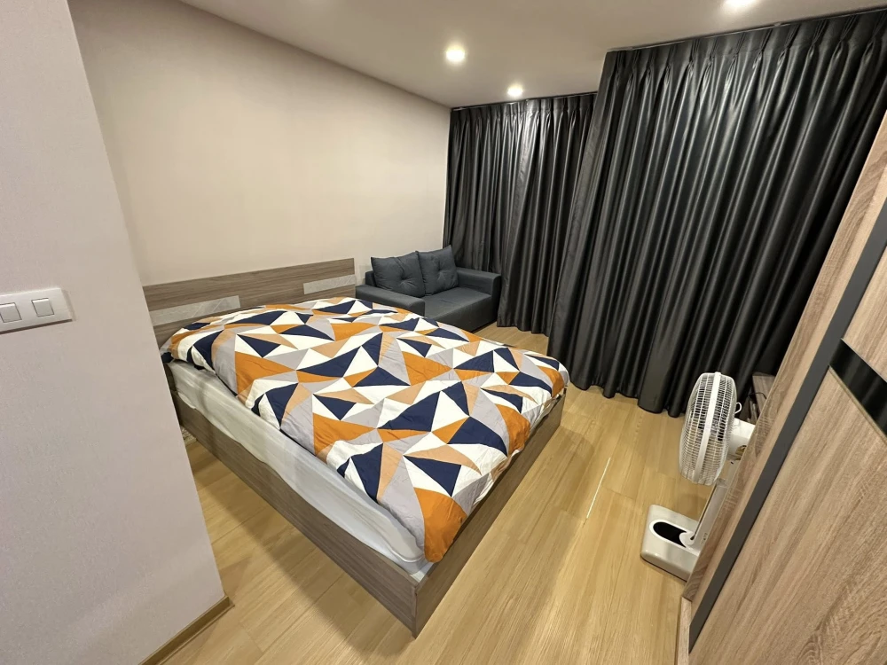 Selling Bangkok Horizon Lite @ Phetkasem 48, 5th floor, Building A, *pool view*, fully furnished, ready to move in.